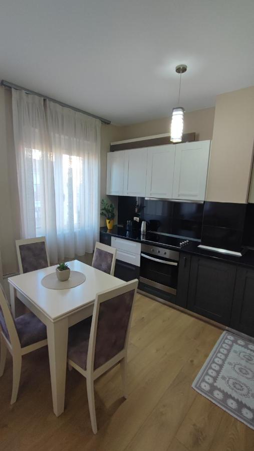 Tirana New Bazaar-Apartment 1 ภายนอก รูปภาพ
